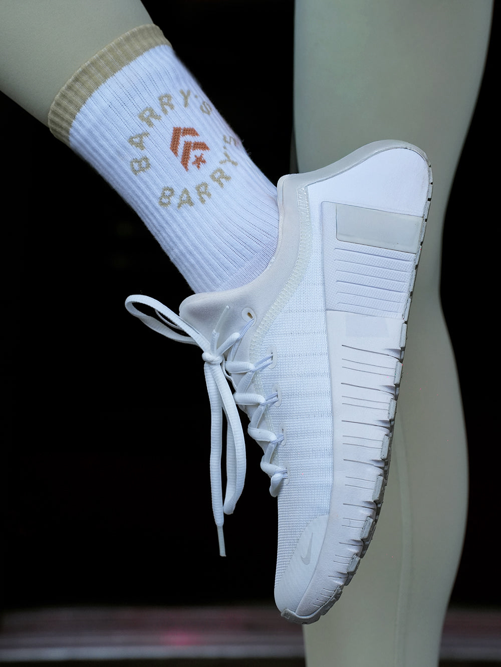 BARRY'S WHITE/MOSS GREY LOGO SOCKS