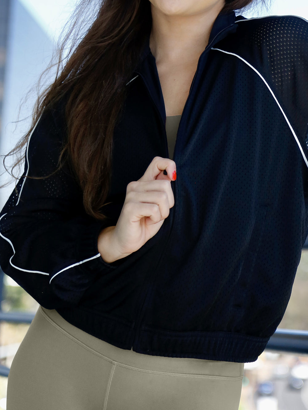 LULULEMON BLACK/WHITE MESH FULL-ZIP TRAIN JACKET