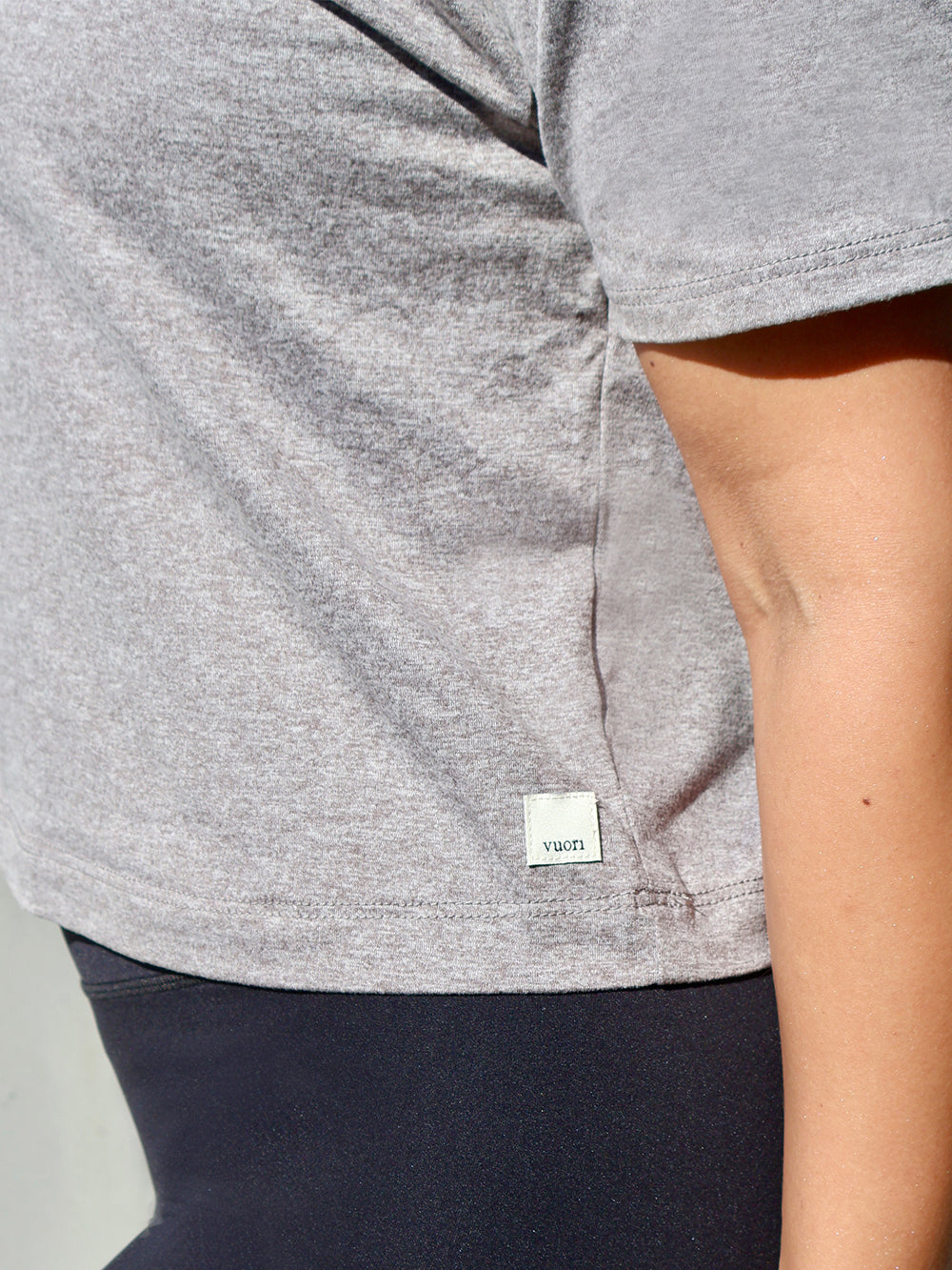 VUORI HEATHER GREY ENERGY TEE