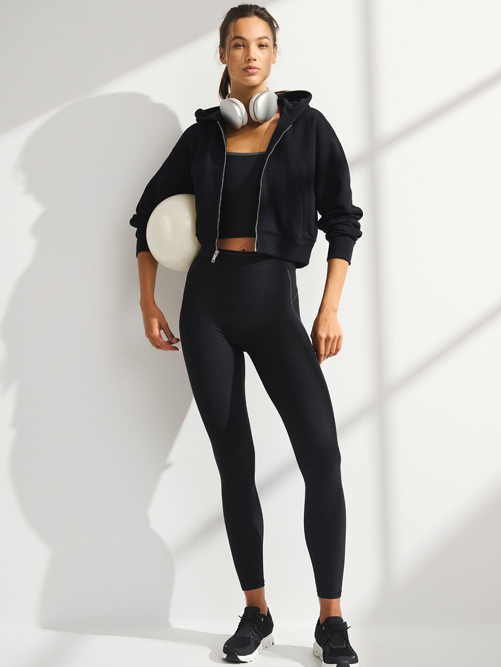 BARRY'S X YPB BLACK 6AM ON THE GO JACKET