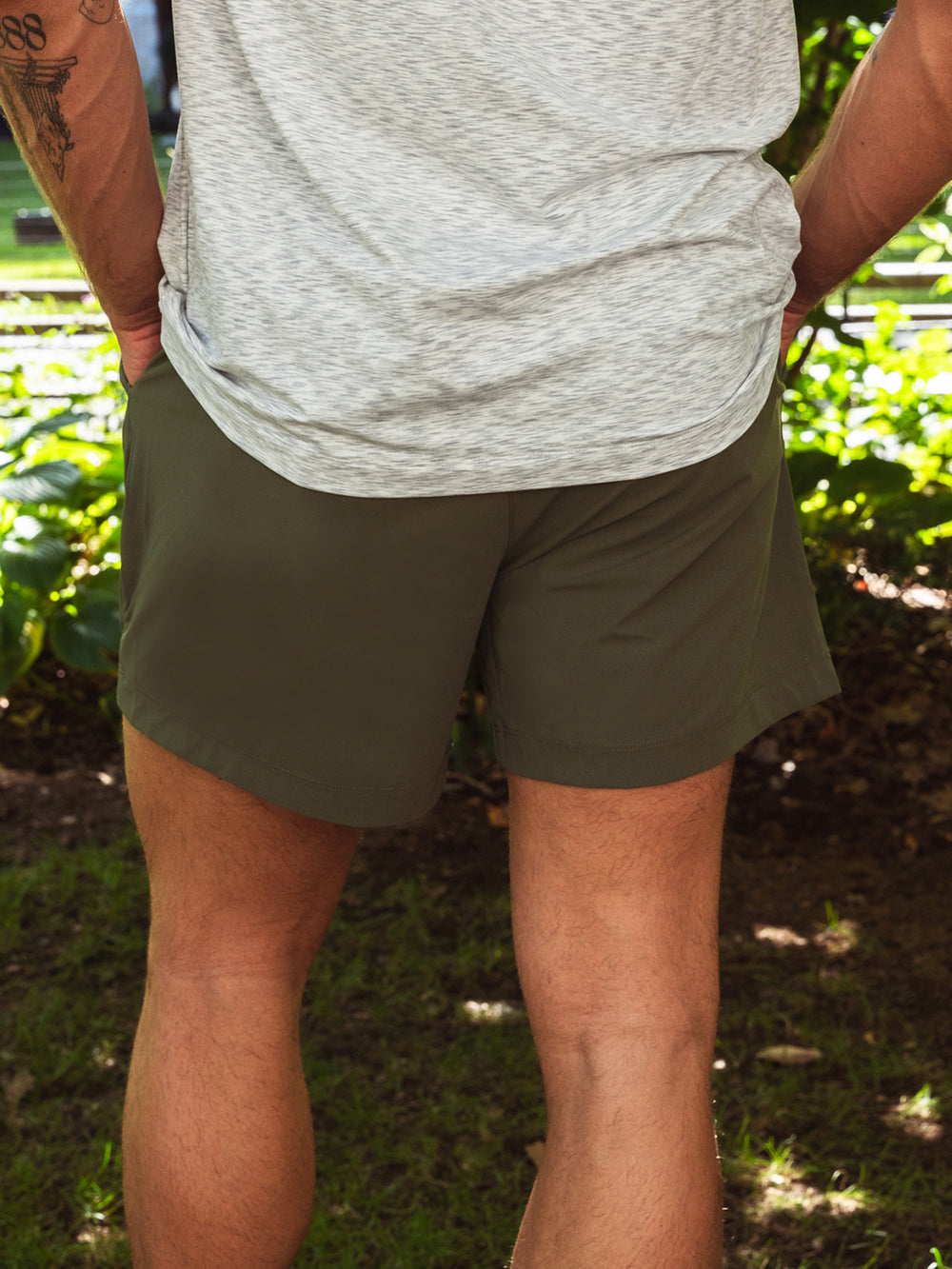 RHONE 5" LICHEN GREEN PURSUIT SHORT UNLINED