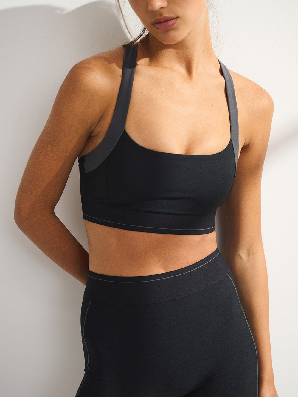 BARRY'S X YPB BLACK SCULPTLUX T BACK SPORTS BRA