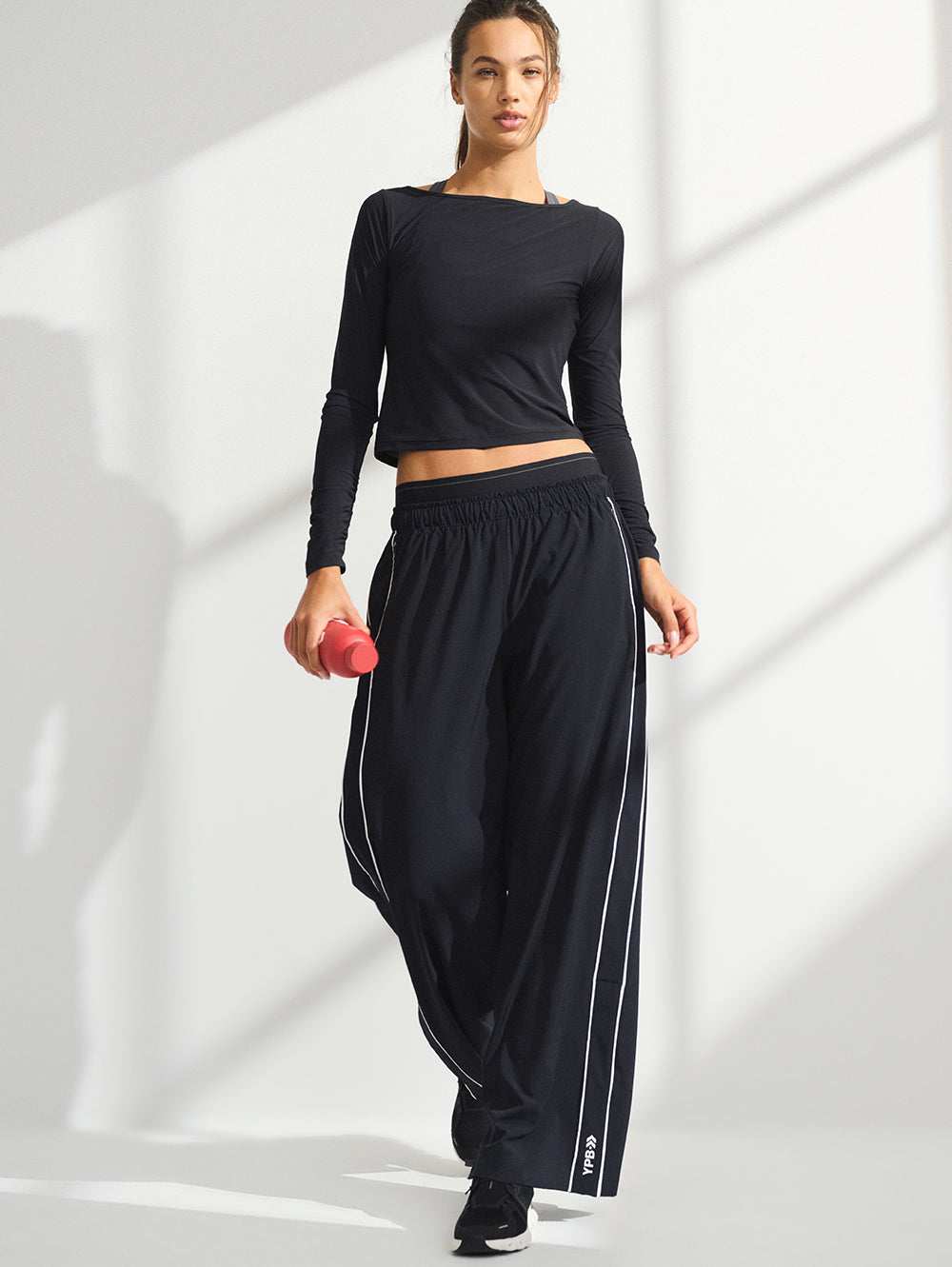 BARRY'S X YPB BLACK MOTIONTEK TRACK PANT