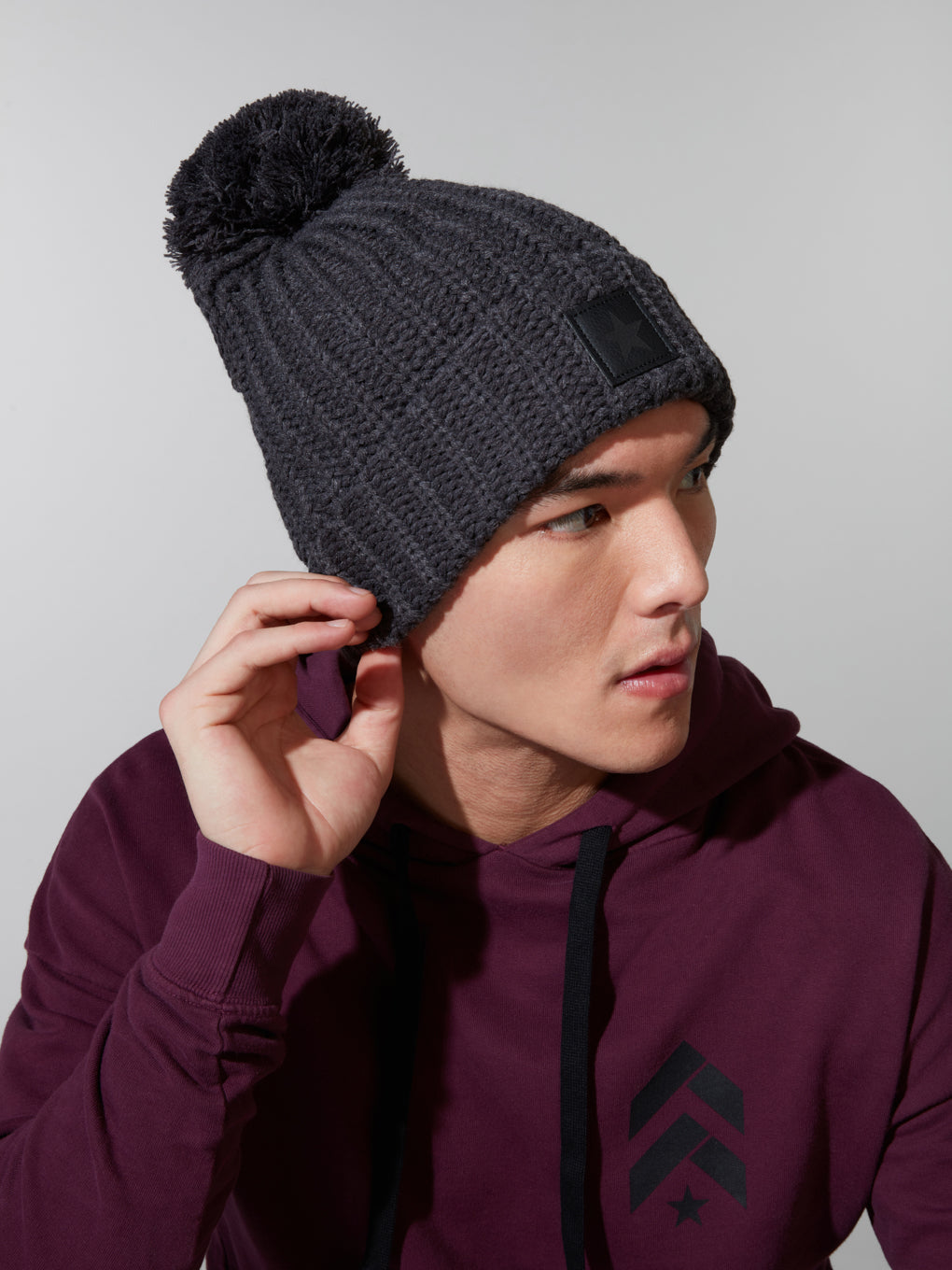 BARRY'S CHARCOAL KNIT POM BEANIE